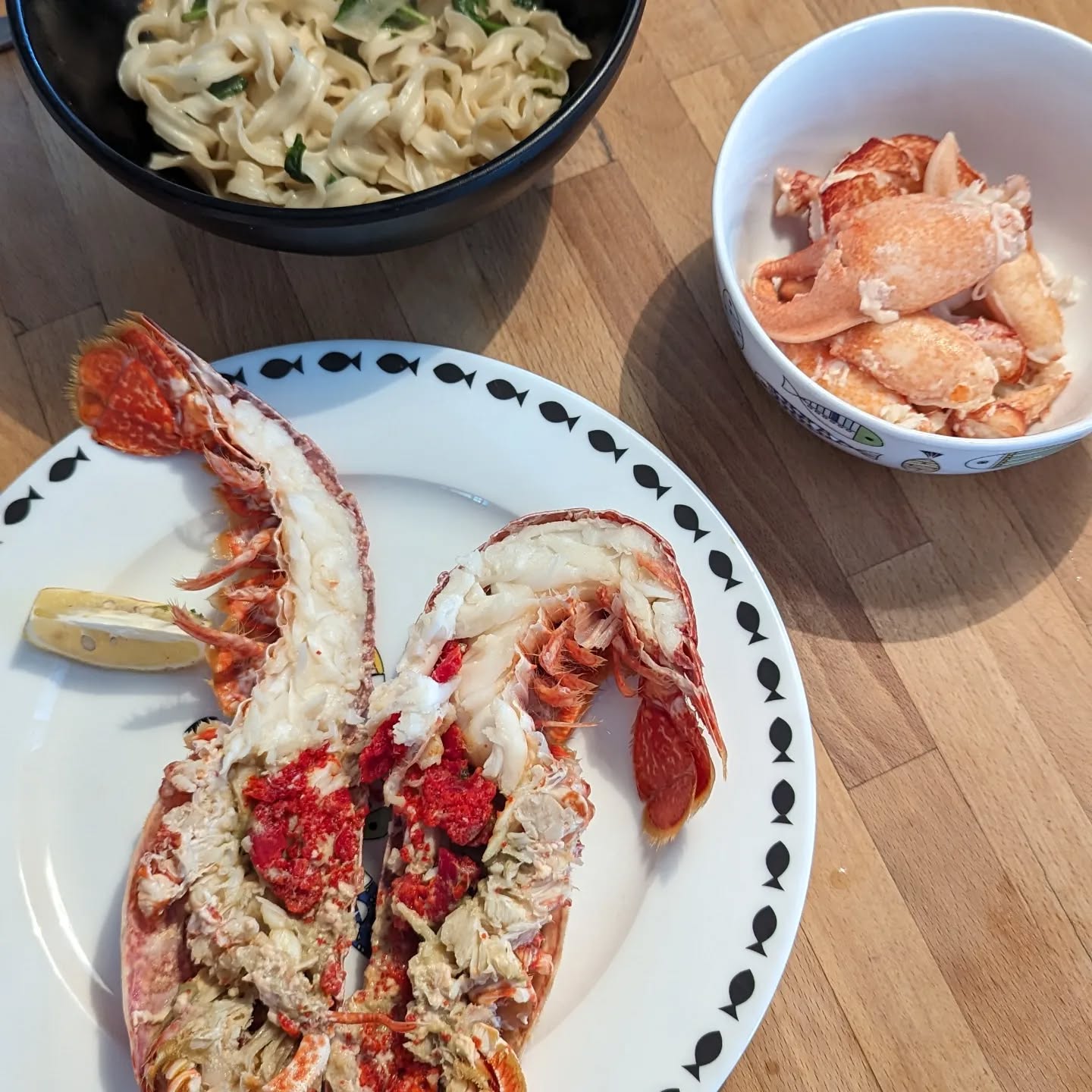 After a slightly disappointing couple of trips to fishmongers on a recent trip (West bay and Kings bridge), albeit on a Sunday, we finally hit the jackpot and found a local fisherman.